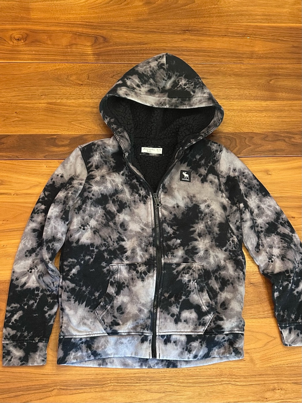 abercrombie kids Black & Gray Tie-Dye Sherpa Hoodie Jacket - never worn